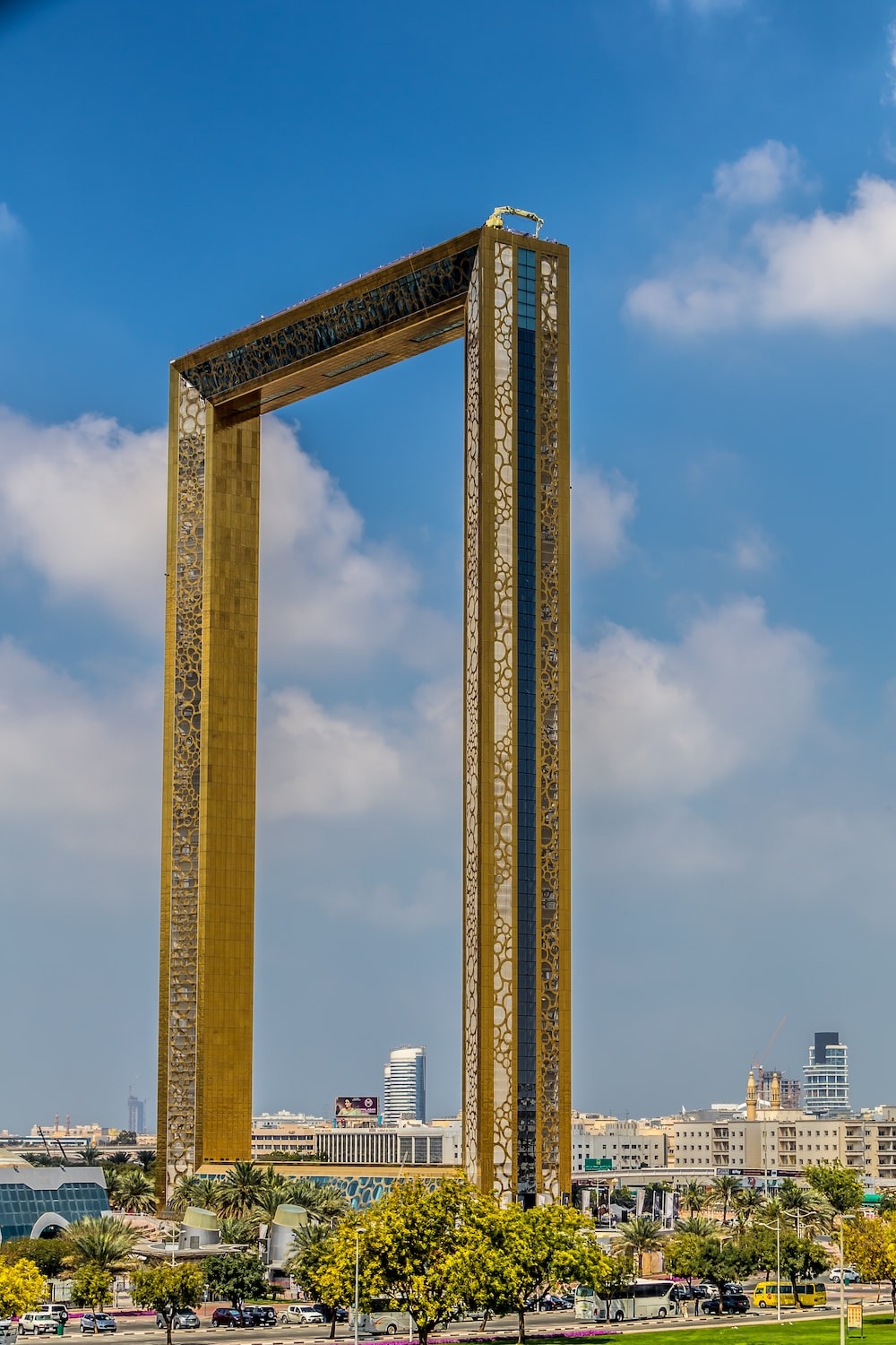 dubai frame (2)