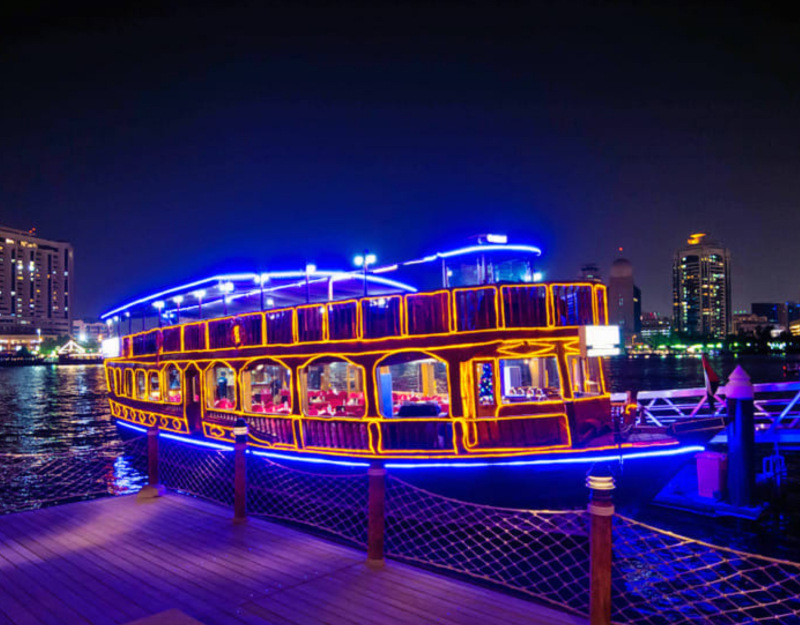 dhow cruise dubai creek dinner